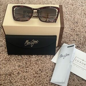 Brand New Maui Jim Adrift Square Sunglasses with Brown Frame